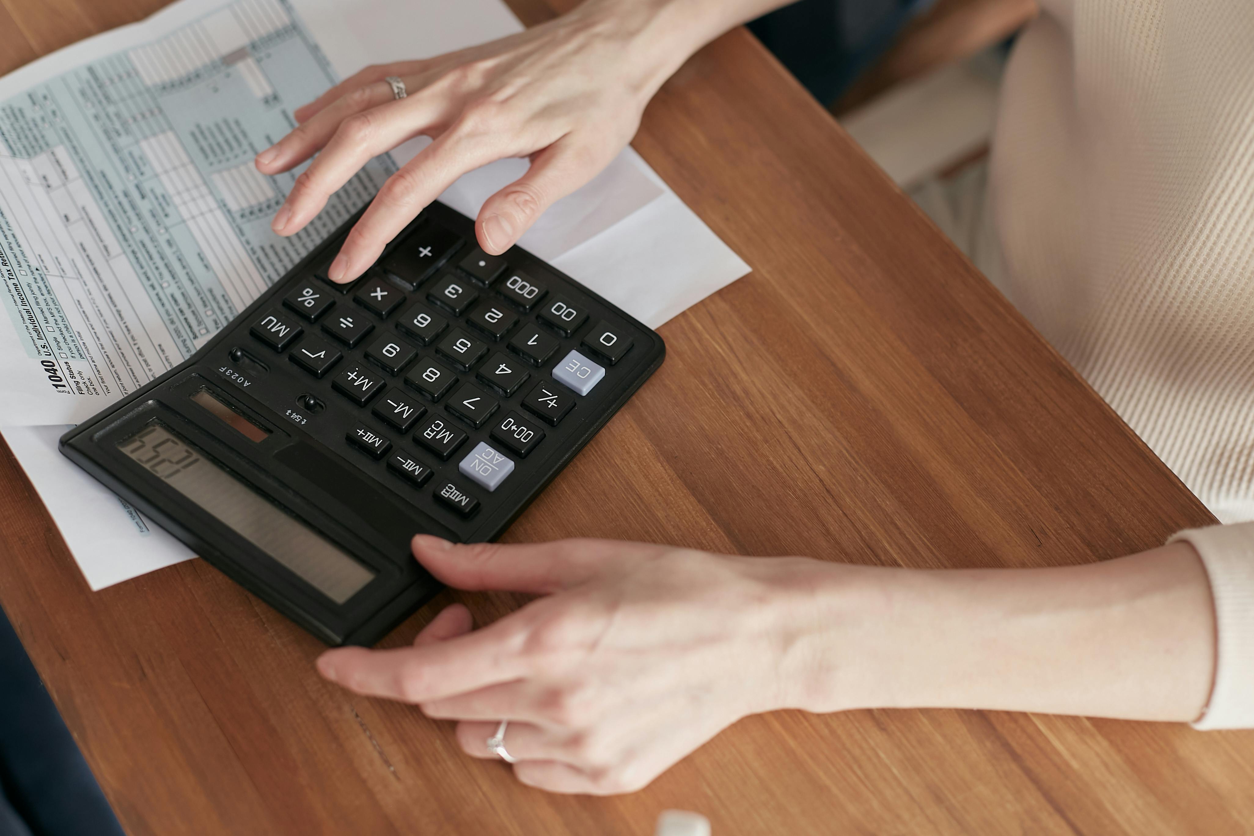 Family Loan Calculator to Help Your Loved Ones When It Matters Most